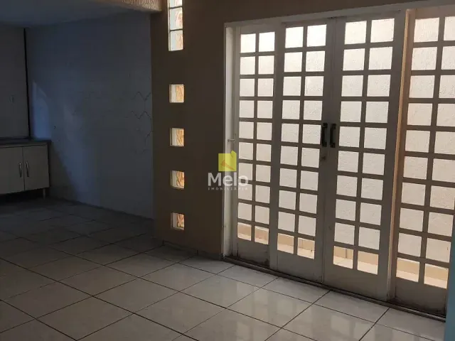 Casa 5 quartos e 1 banheiro, para alugar, no bairro Santa Maria em Brasília