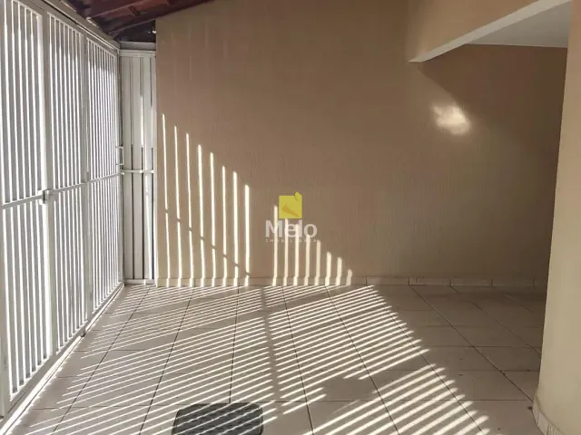 Casa 5 quartos e 1 banheiro, para alugar, no bairro Santa Maria em Brasília