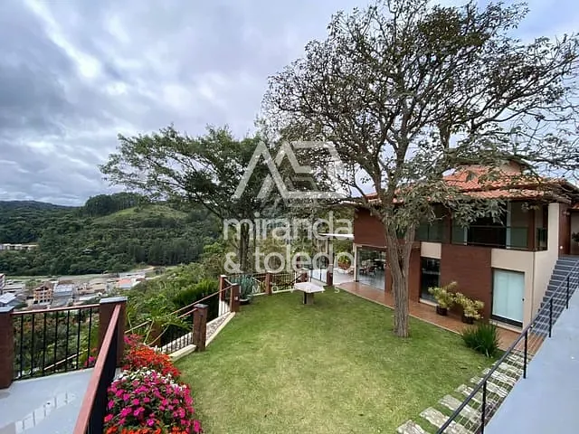 Casa com 798m² 6 quartos e 7 banheiros, à venda, no bairro Pedra Azul em Domingos Martins
