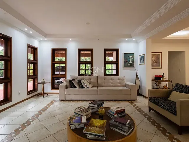 Casa 4 quartos e 4 banheiros, à venda, no bairro Park Way em Brasília