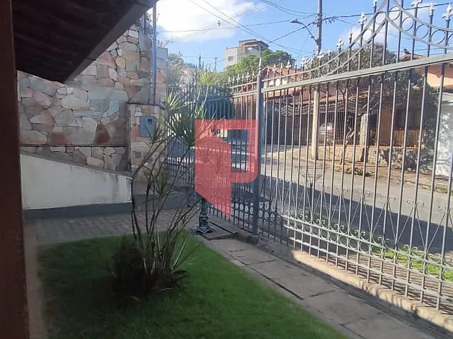 Casa 3 quartos e 2 banheiros, à venda, no bairro Camargos em Belo Horizonte