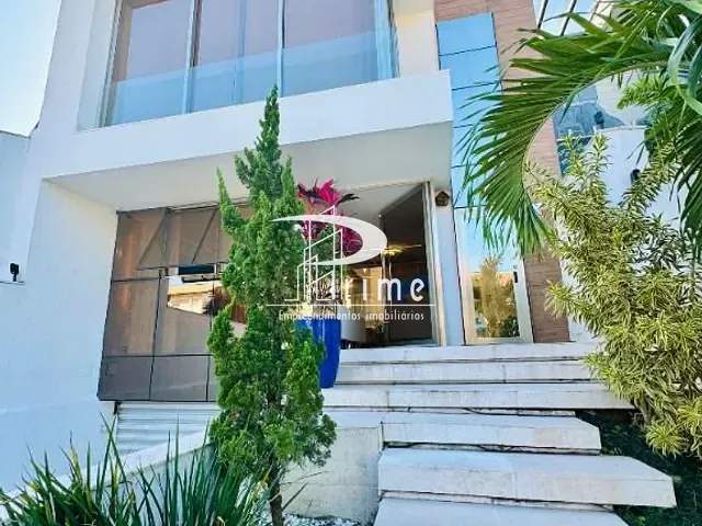 Casa com 285m² 3 quartos e 6 banheiros, à venda, no bairro Camboinhas em Niterói