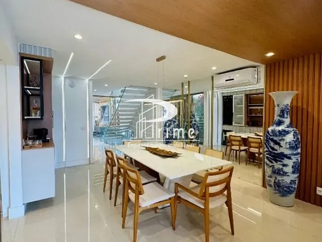 Casa com 285m² 3 quartos e 6 banheiros, à venda, no bairro Camboinhas em Niterói