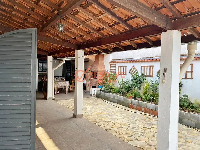 Casa com 340m² 4 quartos e 2 banheiros, à venda, no bairro Itapema em Guararema