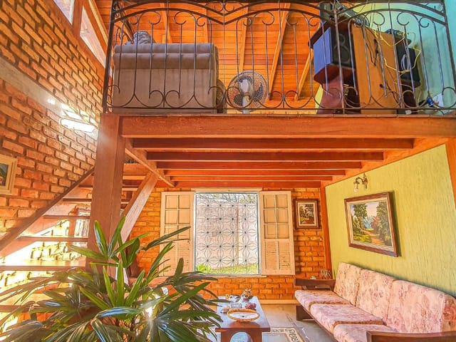 Casa com 340m² 2 quartos e 2 banheiros, à venda, no bairro Aeroporto em Juiz de Fora