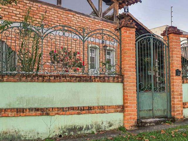 Casa com 340m² 2 quartos e 2 banheiros, à venda, no bairro Aeroporto em Juiz de Fora