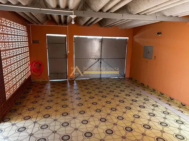 Casa com 180m² 3 quartos e 2 banheiros, à venda, no bairro Jardim Danúbio em Jundiaí