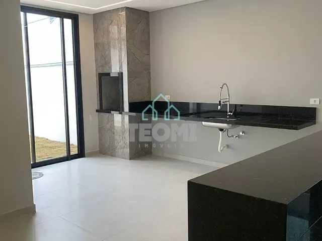 Casa com 300m² 3 quartos e 3 banheiros, à venda, no bairro Jardim Santa Tereza em Taubaté