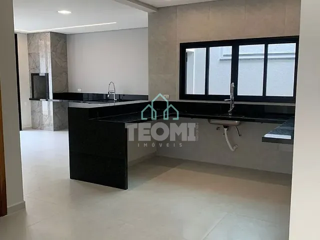 Casa com 300m² 3 quartos e 3 banheiros, à venda, no bairro Jardim Santa Tereza em Taubaté