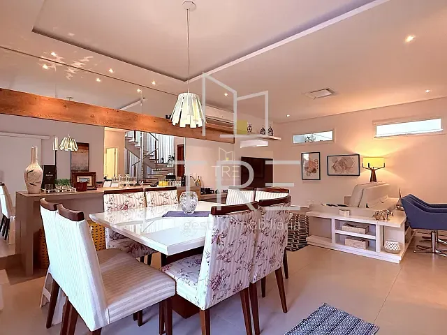 Casa com 300m² 3 quartos e 5 banheiros, à venda, no bairro Parque Brasil 500 em Paulínia