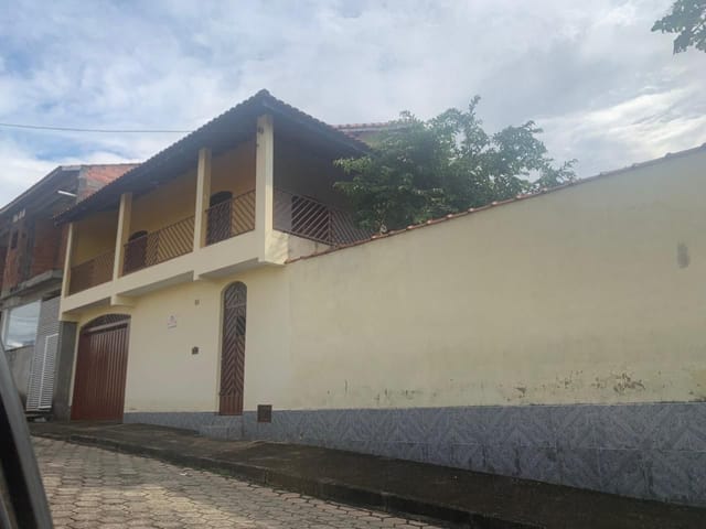 Casa com 250m², à venda, no bairro Santa Edwirges em Cambuí