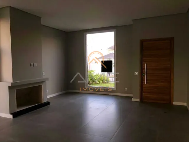 Casa com 400m² 3 quartos e 4 banheiros, à venda, no bairro Laranjal em Pelotas