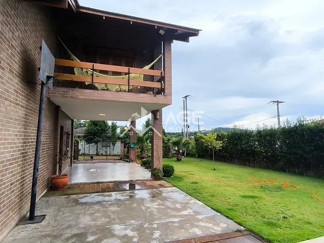 Casa com 525m² 4 quartos e 2 banheiros, à venda, no bairro Demoliner em Erechim