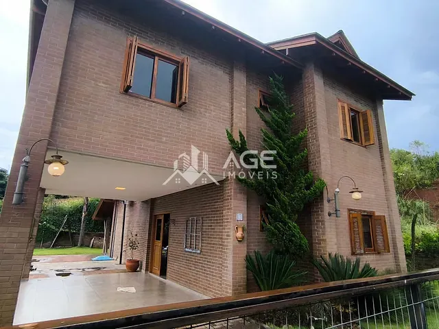 Casa com 525m² 4 quartos e 2 banheiros, à venda, no bairro Demoliner em Erechim