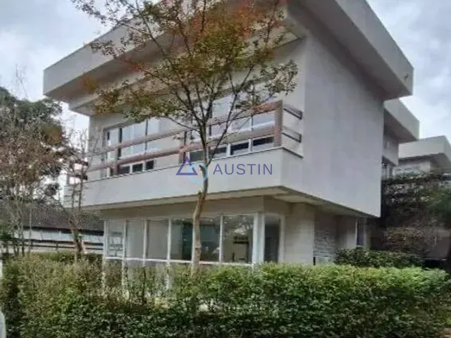 Casa com 185m² 3 quartos e 3 banheiros, à venda ou para alugar, no bairro Bosque do Vianna em Cotia