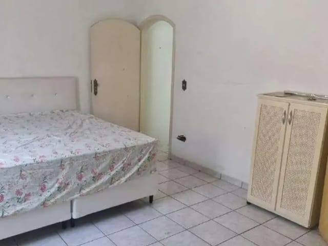 Casa 2 quartos e 2 banheiros, para alugar, no bairro Jardim Stella em Santo André