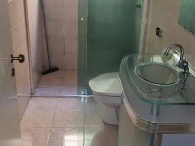 Casa 2 quartos e 2 banheiros, para alugar, no bairro Jardim Stella em Santo André