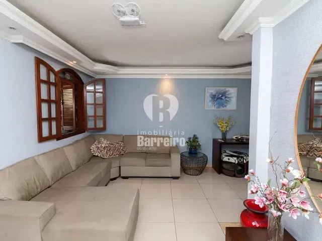 Casa 3 quartos e 3 banheiros, à venda, no bairro Teixeira Dias (Barreiro) em Belo Horizonte