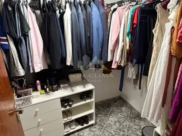 Casa 2 quartos e 2 banheiros, à venda, no bairro Grama / Vila Montanhesa em Juiz de Fora