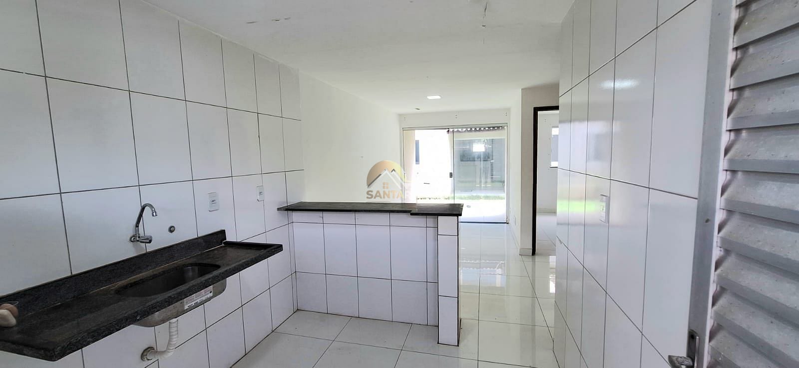 Casa à venda com 2 quartos, 61m² - Foto 1