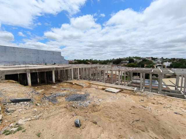 Casa 3 quartos e 1 banheiro, à venda, no bairro Vale do Sol II em Governador Valadares
