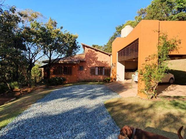 Casa com 1000m² 3 quartos e 4 banheiros, à venda, no bairro Pasárgada em Nova Lima
