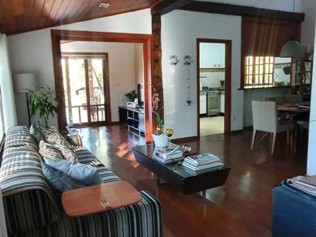Casa com 1000m² 3 quartos e 4 banheiros, à venda, no bairro Pasárgada em Nova Lima
