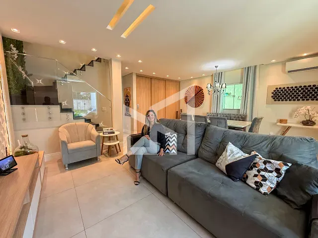 Casa 3 quartos e 5 banheiros, à venda, no bairro Conjunto Residencial Redenção em Nova Iguaçu