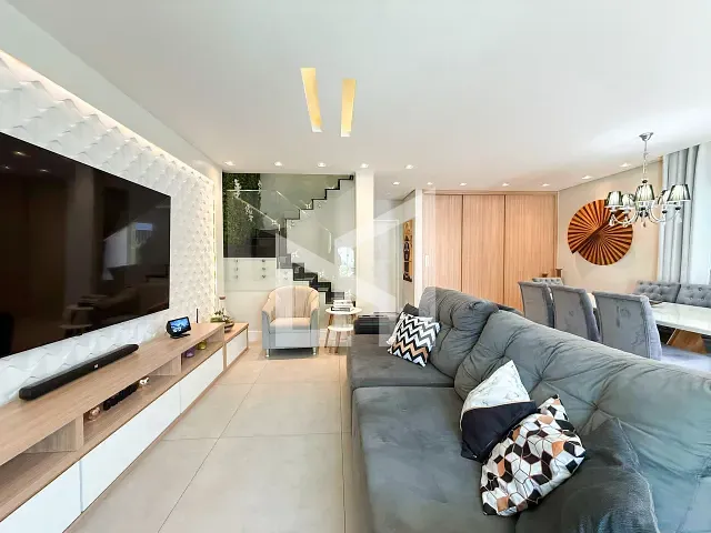 Casa 3 quartos e 5 banheiros, à venda, no bairro Conjunto Residencial Redenção em Nova Iguaçu
