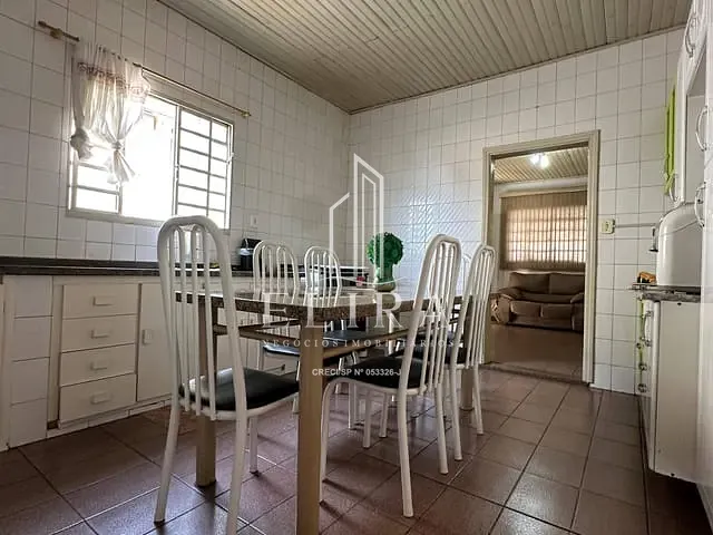 Casa com 280m² 2 quartos e 2 banheiros, à venda, no bairro Vila Amorim em Americana