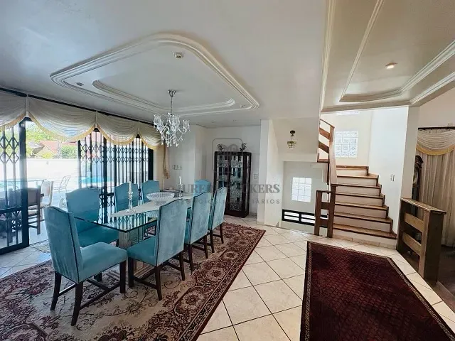Casa com 488m² 5 quartos e 6 banheiros, à venda, no bairro Jurerê em Florianópolis