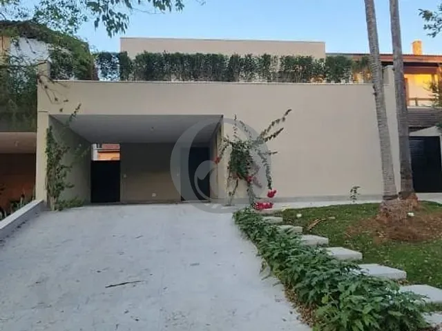 Casa com 360m² 4 quartos e 6 banheiros, à venda, no bairro Residencial Tres (Alphaville) em Santana de Parnaíba