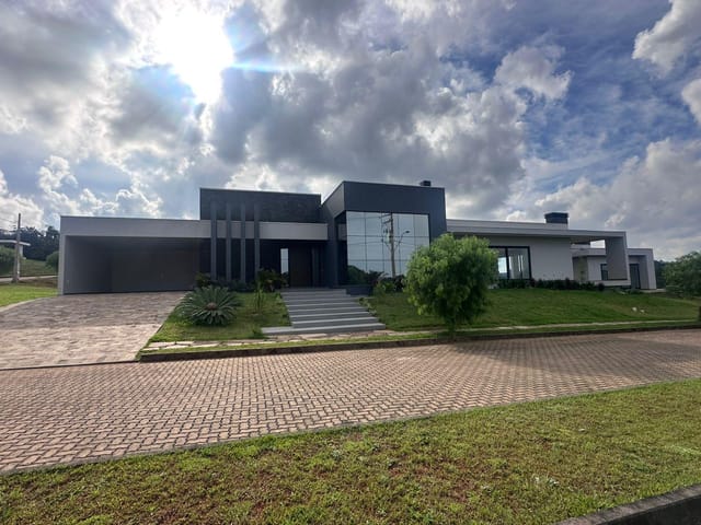 Casa 4 quartos e 5 banheiros, à venda, no bairro Condominio Residencial Araucárias em Nova Prata