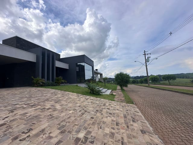 Casa 4 quartos e 5 banheiros, à venda, no bairro Condominio Residencial Araucárias em Nova Prata