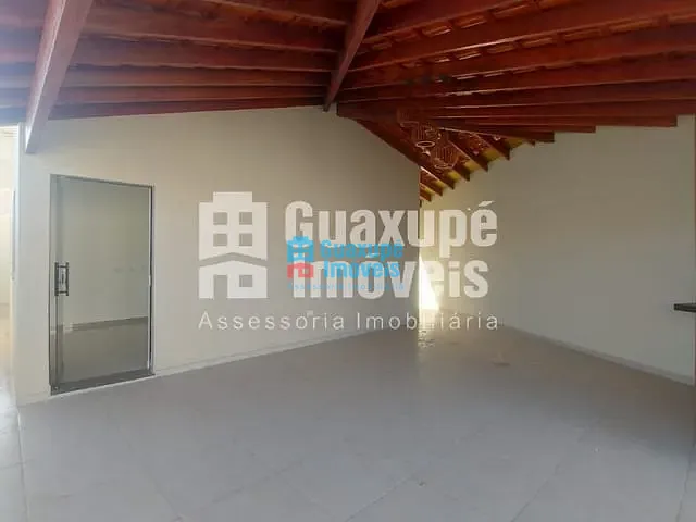 Casa com 185m², à venda, no bairro Novo Horizonte em GUAXUPÉ