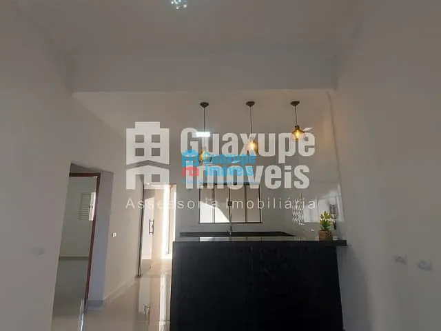 Casa com 185m², à venda, no bairro Novo Horizonte em GUAXUPÉ