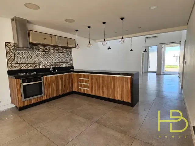 Casa 3 quartos e 5 banheiros, à venda ou para alugar, no bairro Jardim Residencial Vittório Emanuelle em Sorocaba