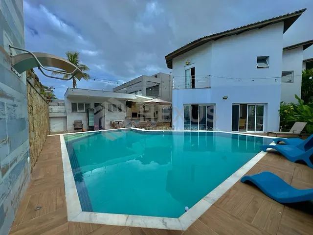 Casa com 525m² 4 quartos e 6 banheiros, à venda ou para alugar, no bairro Acapulco em Guarujá