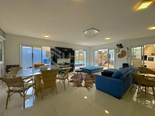 Casa com 525m² 4 quartos e 6 banheiros, à venda ou para alugar, no bairro Acapulco em Guarujá