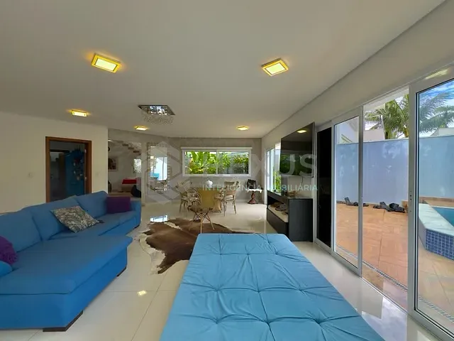 Casa com 525m² 4 quartos e 6 banheiros, à venda ou para alugar, no bairro Acapulco em Guarujá