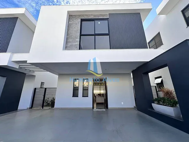 Casa 3 quartos e 4 banheiros, à venda, no bairro Boa Vista em Vitória da Conquista