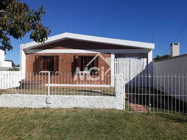 Casa 3 quartos e 1 banheiro, à venda, no bairro Laranjal em Pelotas