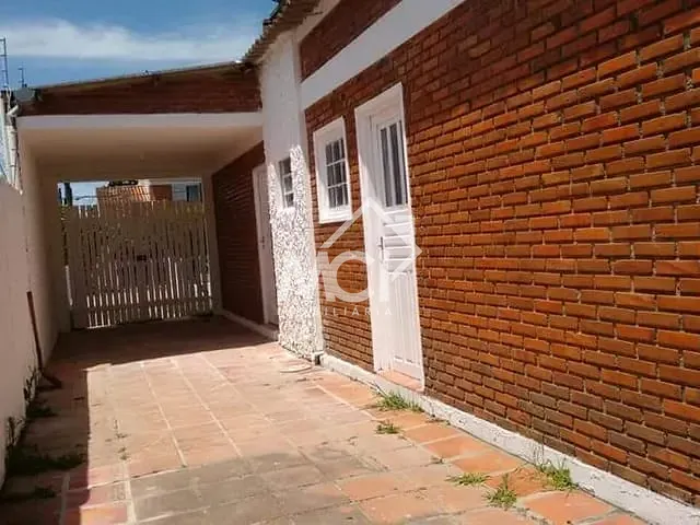 Casa 3 quartos e 1 banheiro, à venda, no bairro Laranjal em Pelotas