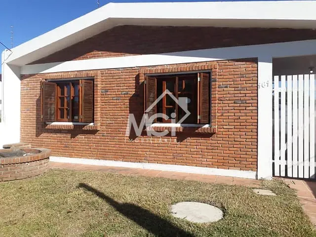 Casa 3 quartos e 1 banheiro, à venda, no bairro Laranjal em Pelotas