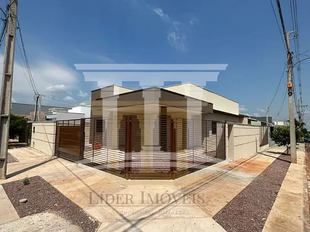 Casa com 244m² 3 quartos e 2 banheiros, à venda, no bairro Residencial Pienza em Sinop