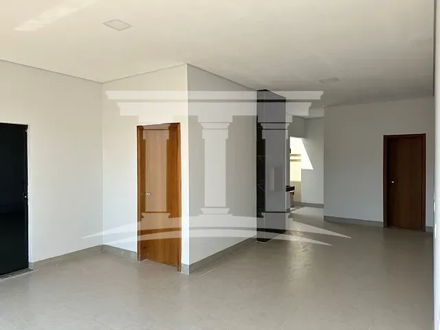 Casa com 244m² 3 quartos e 2 banheiros, à venda, no bairro Residencial Pienza em Sinop