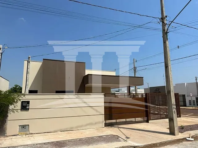 Casa com 244m² 3 quartos e 2 banheiros, à venda, no bairro Residencial Pienza em Sinop