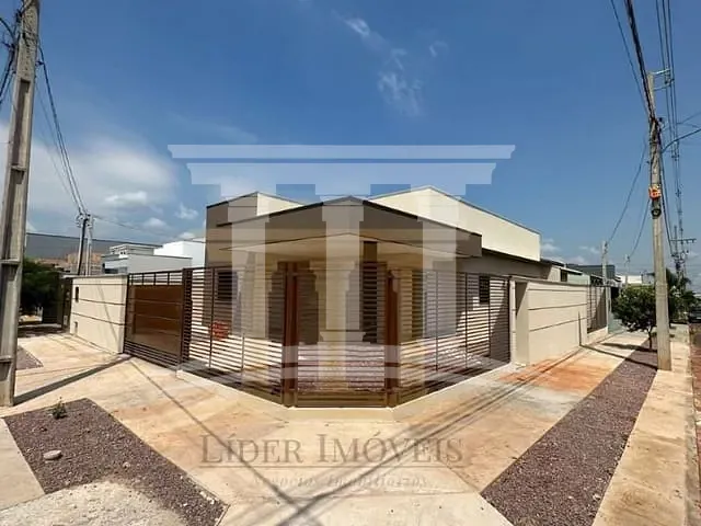 Casa com 244m² 3 quartos e 2 banheiros, à venda, no bairro Residencial Pienza em Sinop