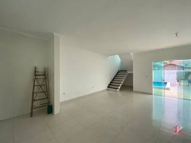 Casa 3 quartos e 3 banheiros, à venda, no bairro Gaivota (Praia) em Itanhaém