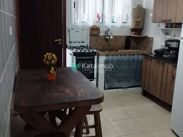 Casa 2 quartos e 2 banheiros, à venda, no bairro Vila Atlântica em Mongaguá